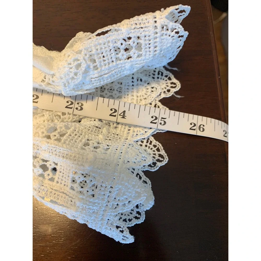 Zara White Floral Lace Mock Neck Long Sleeve Cropped‎ Blouse Small